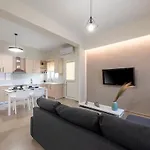 Fofi's Elegant شقة