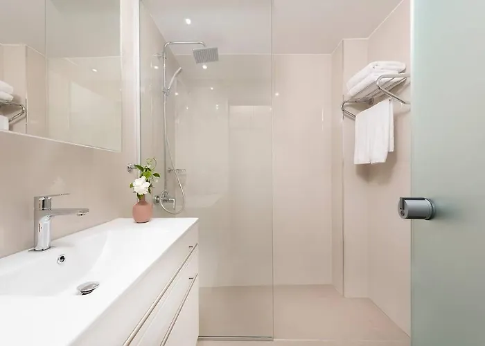 Fofi's Elegant * 코스 타운