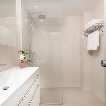 Fofi's Elegant * Kos-Stadt